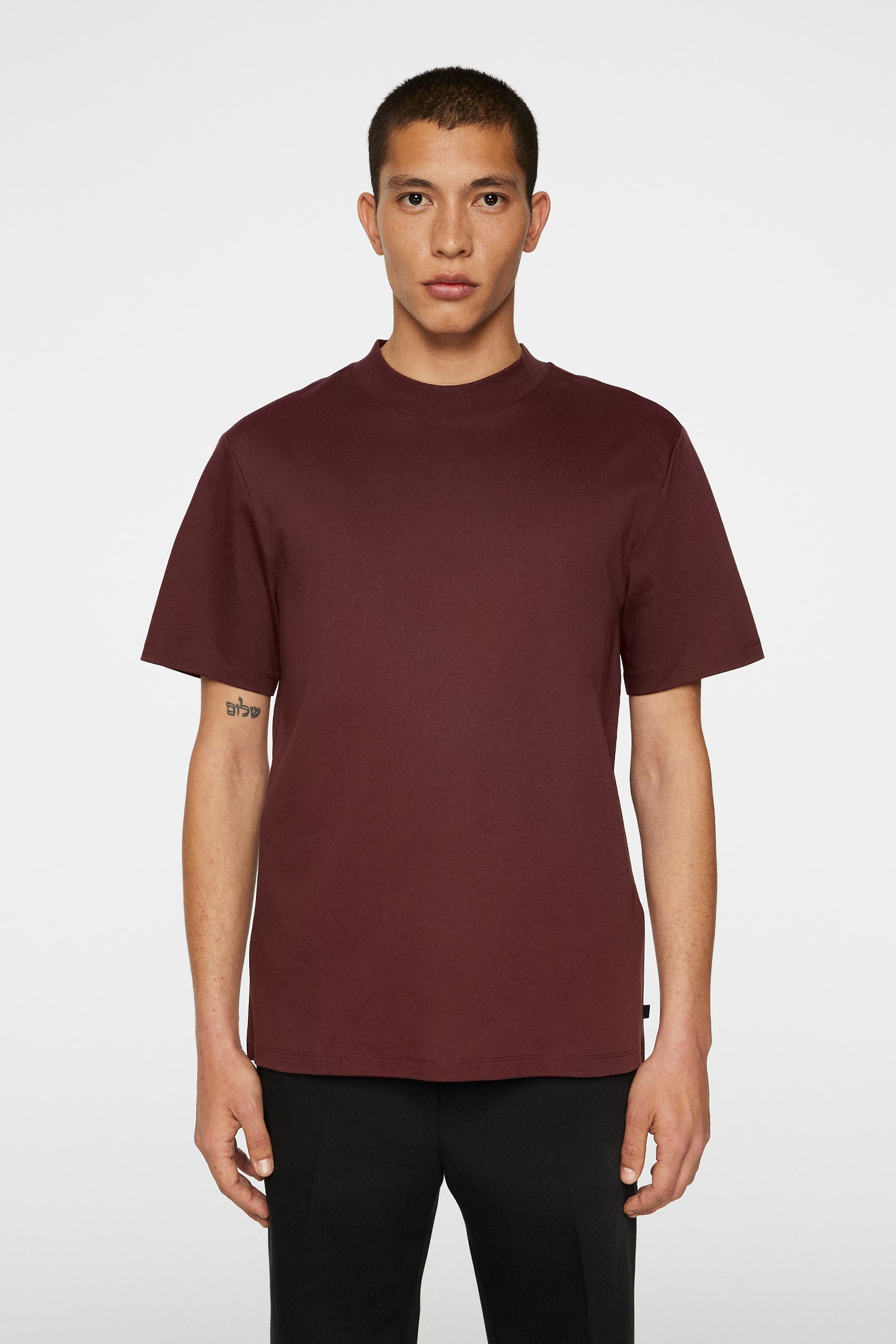 Ace Mock Neck T-Shirt / Bitter Chocolate