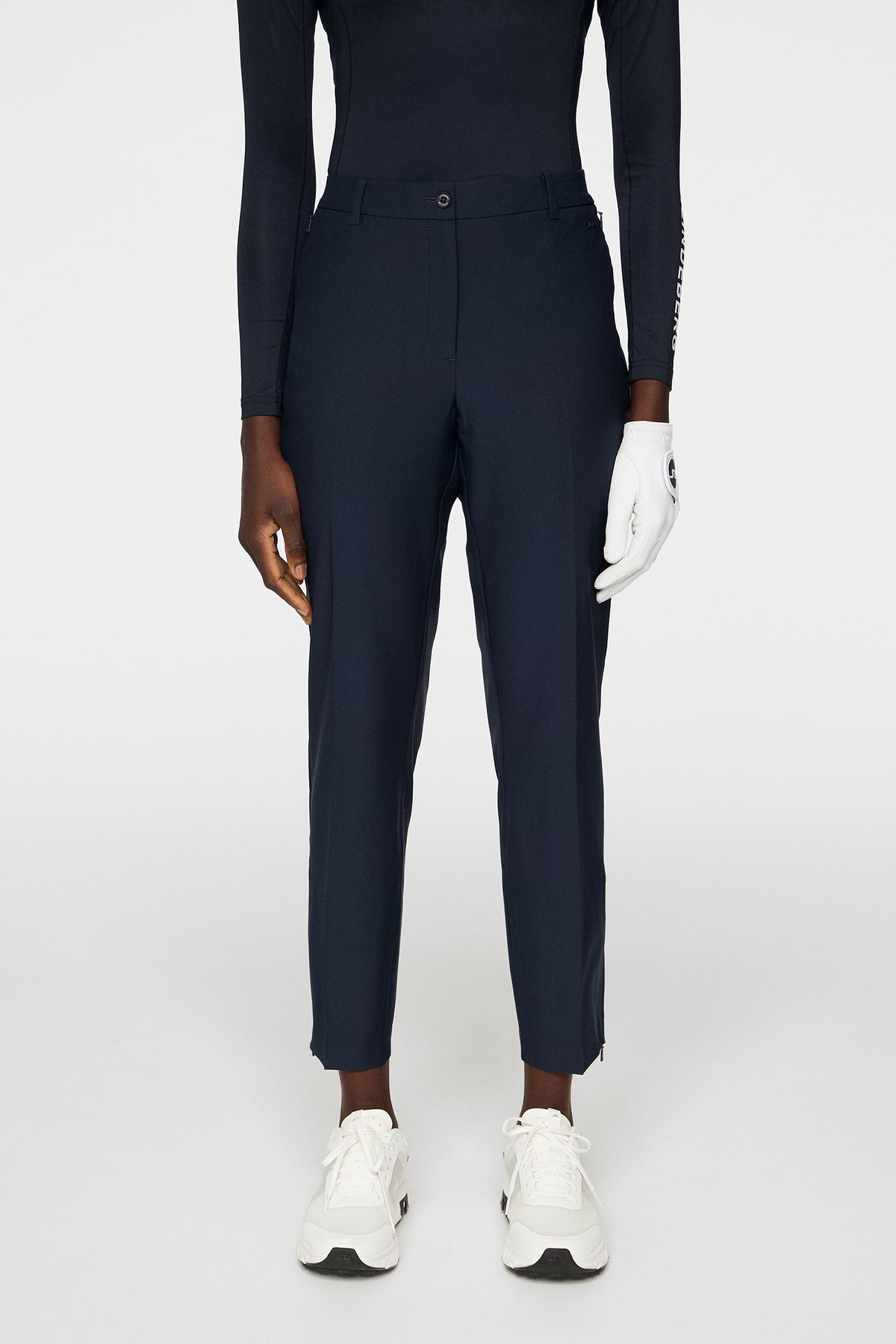 Pia Pant / JL Navy