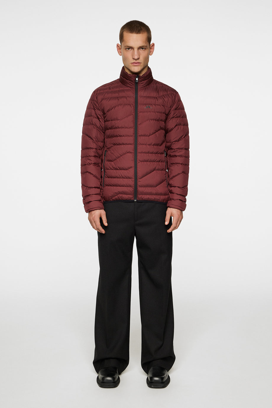 Cliff Light Down Jacket / Cabernet