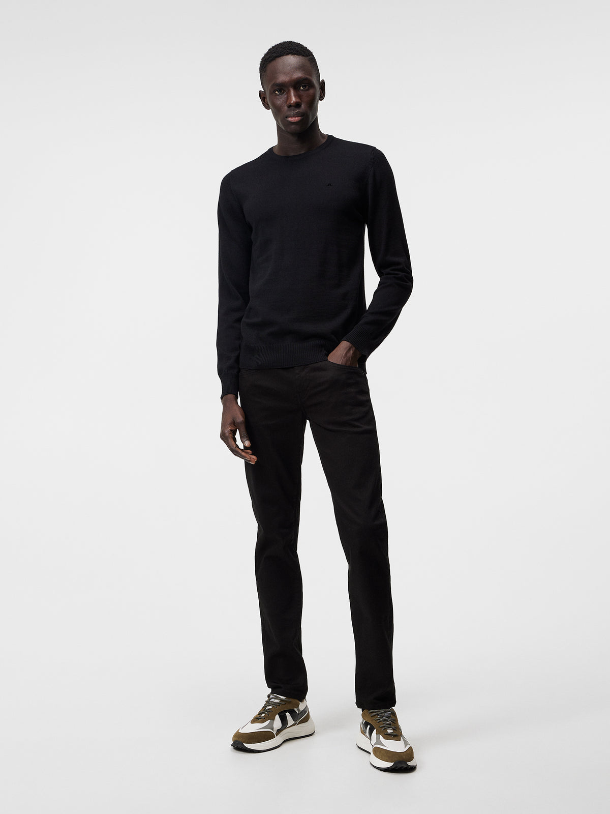 Lyle Merino Crew Neck Sweater / Black