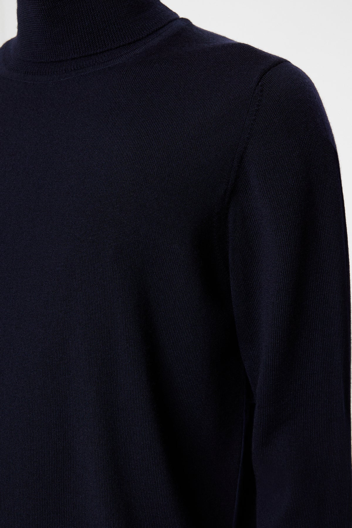 Kaden Merino Turtleneck / JL Navy