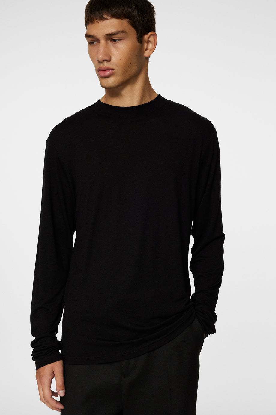 Arnie mock neck LS t-shirt / Black