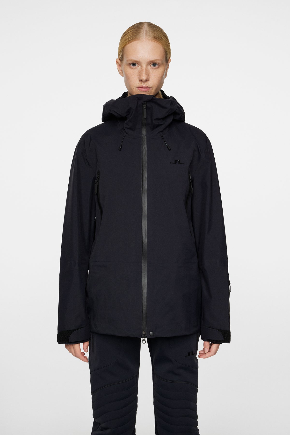 Ascend Shell Jacket / Black