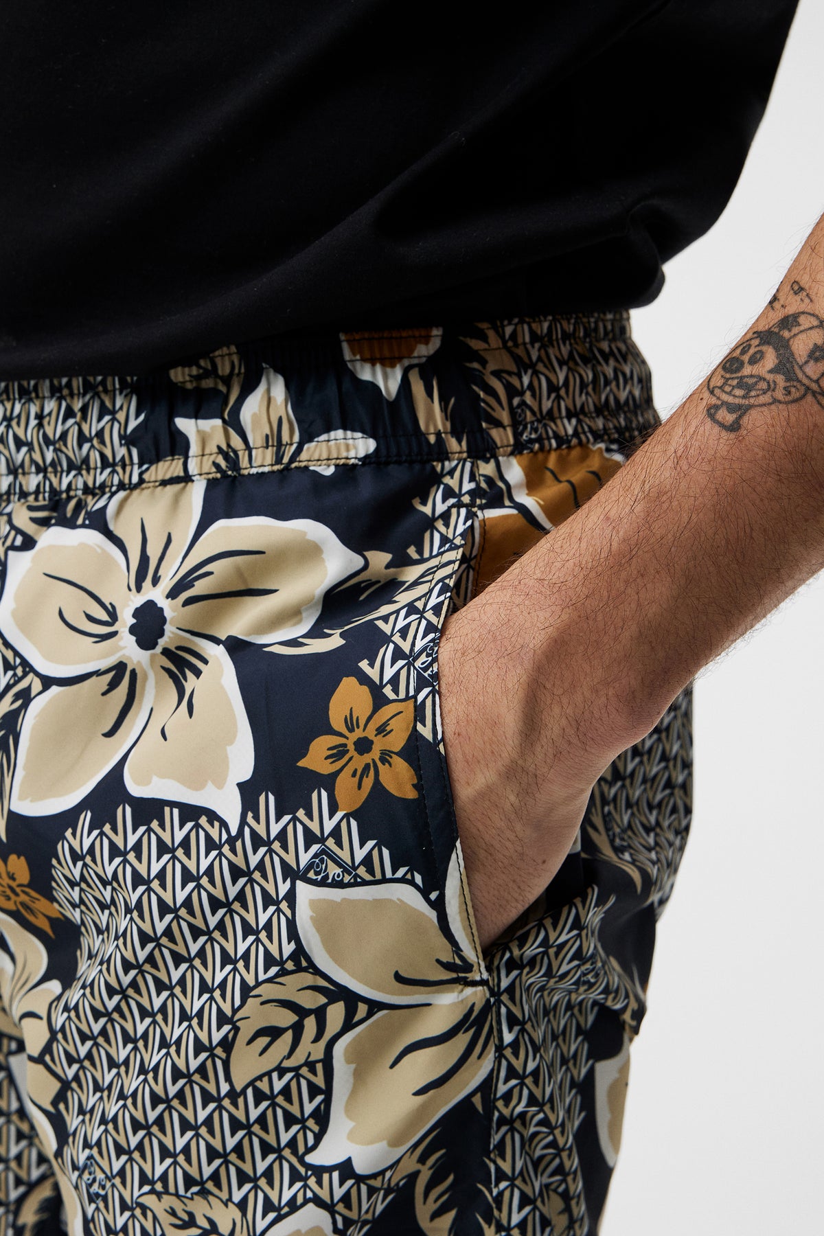 Banks Floral Swim Trunks / Island Floral Mix Safari