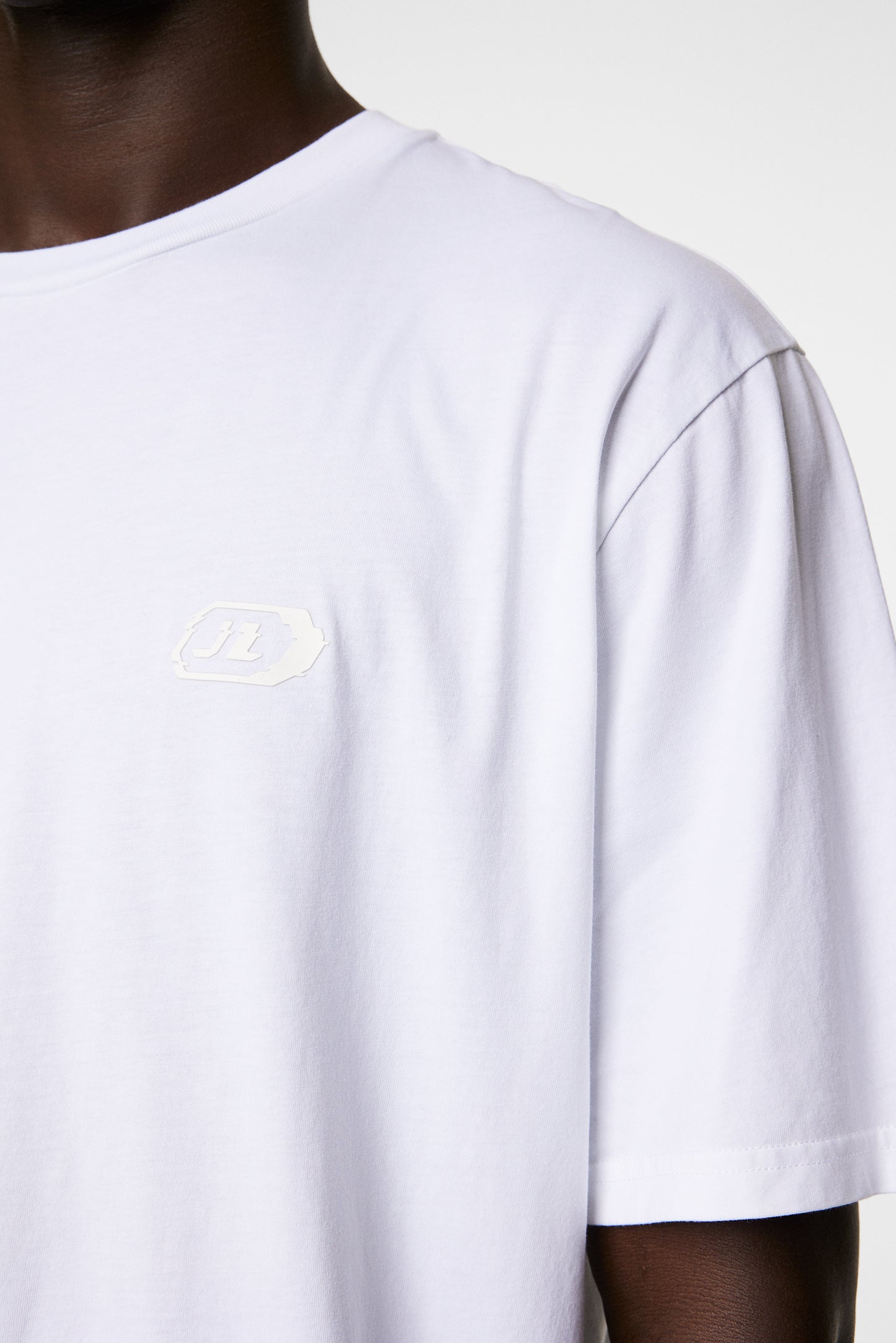 Hale Logo T-Shirt / White – J.Lindeberg