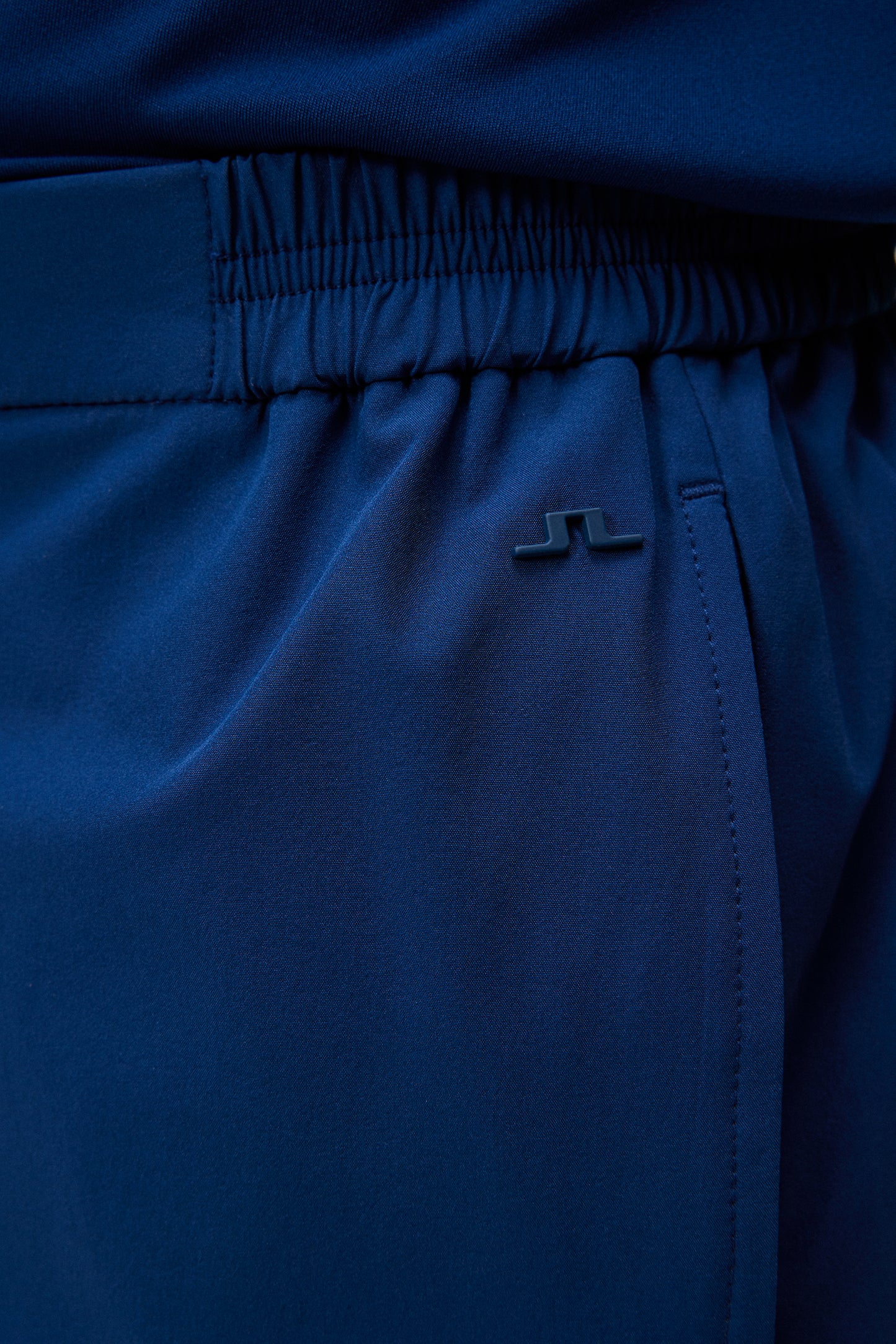 Hybrid Shorts / Estate Blue