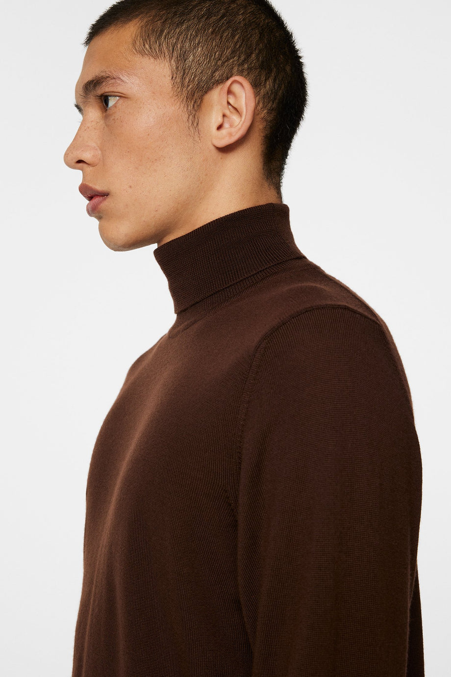 Kaden Merino Turtleneck / Bitter Chocolate