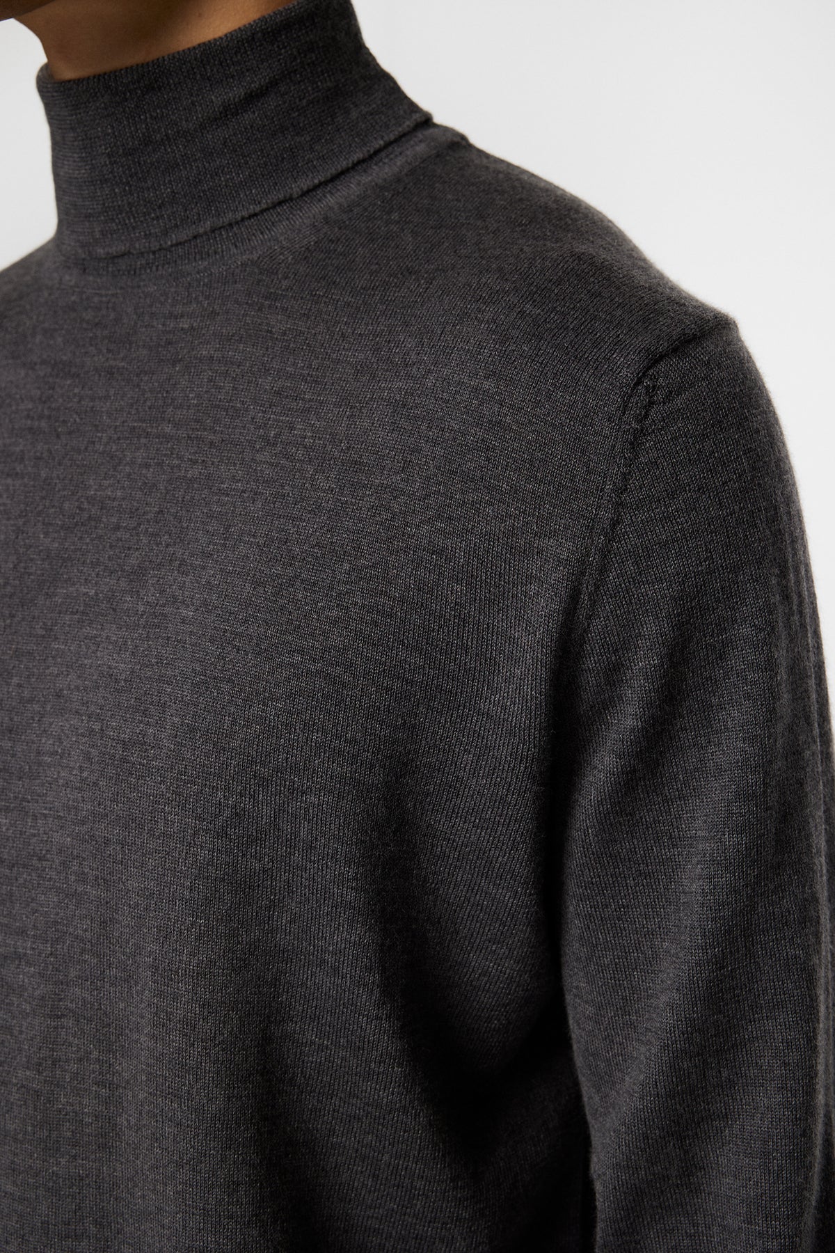 Kaden Merino Turtle Neck / Lava Smoke Melange