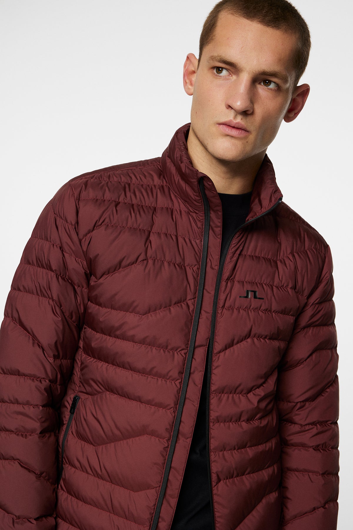 Cliff Light Down Jacket / Cabernet