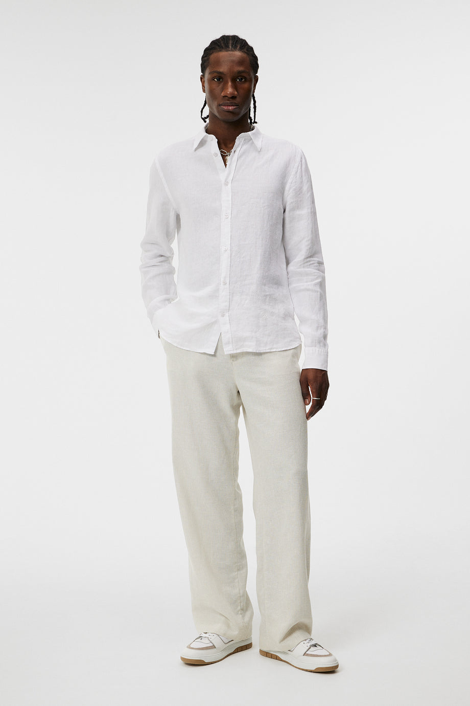 The Slim Linen Look