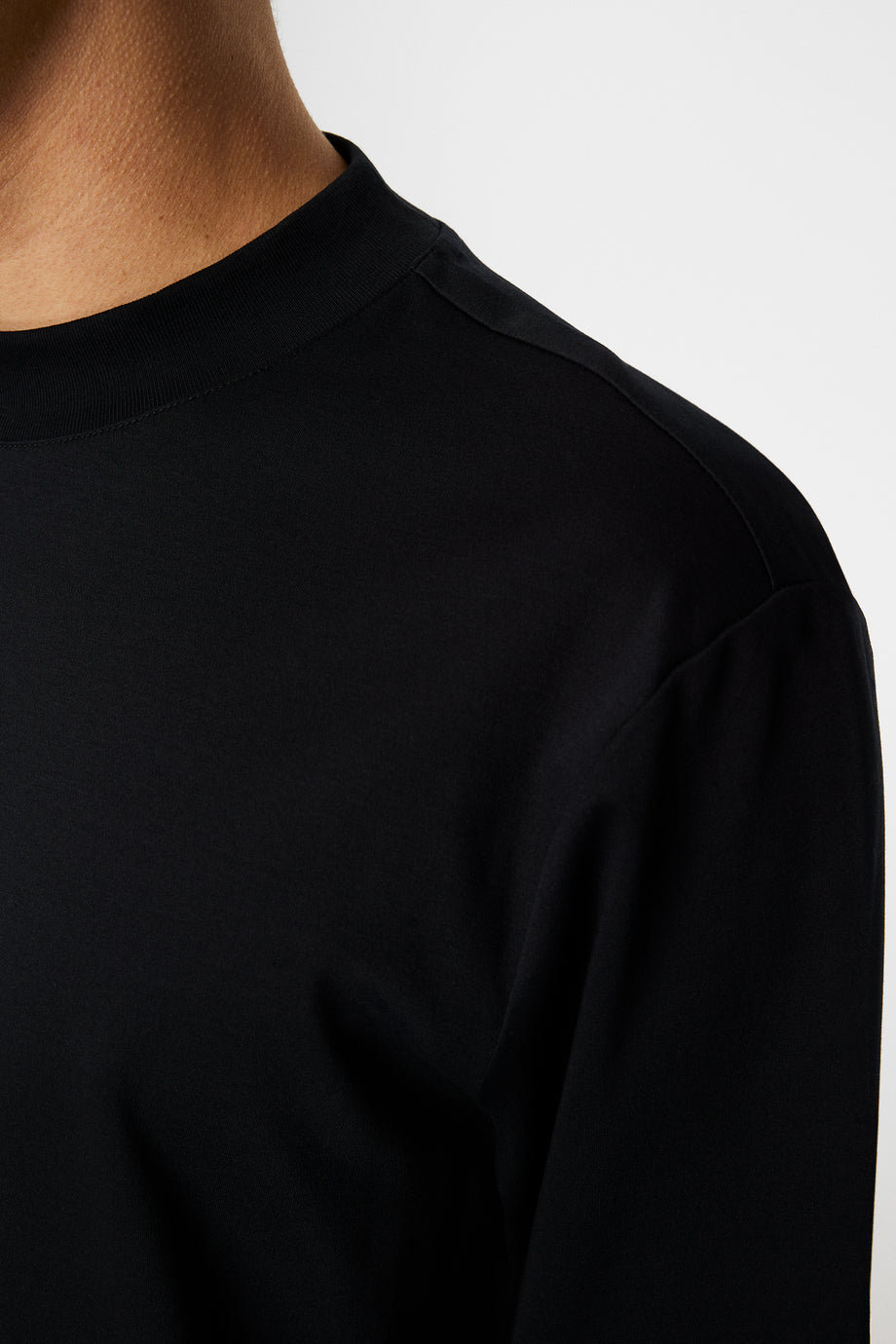 Ace Mock Neck LS T-Shirt / Black