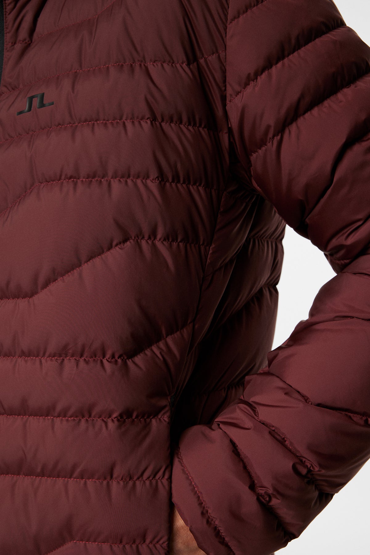 Cliff Light Down Jacket / Cabernet