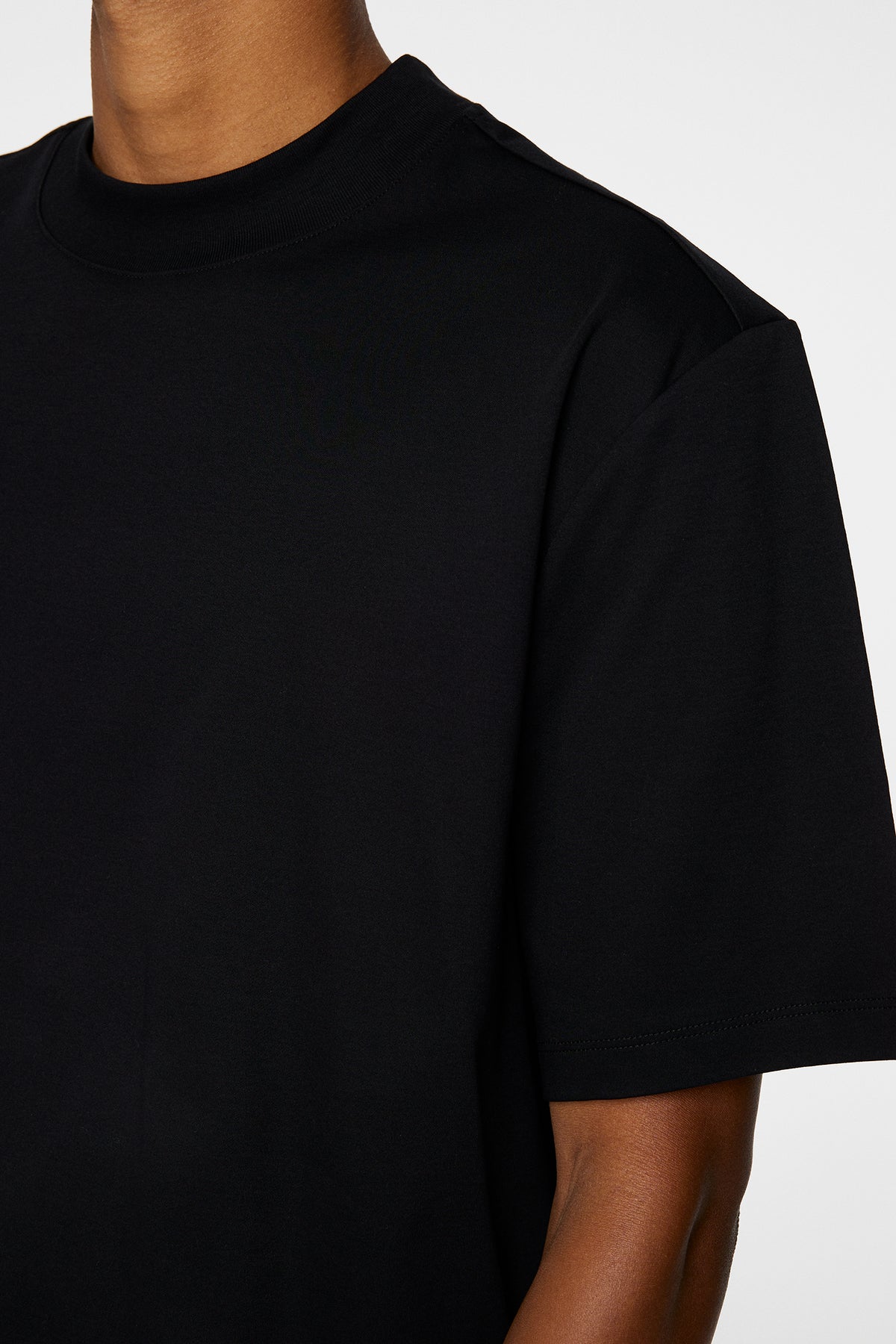 Ace Mock Neck T-Shirt / Black