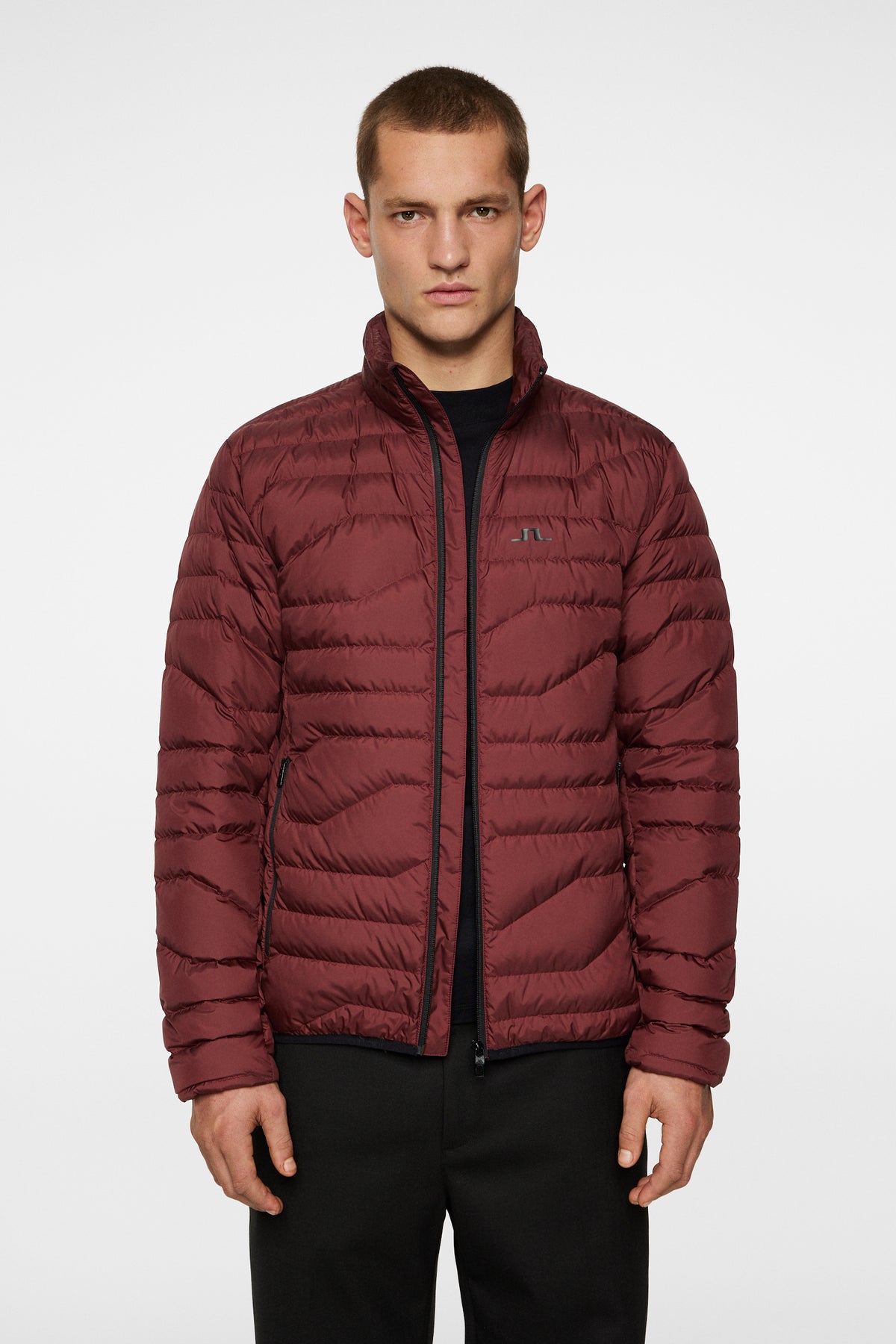 Cliff Light Down Jacket / Cabernet