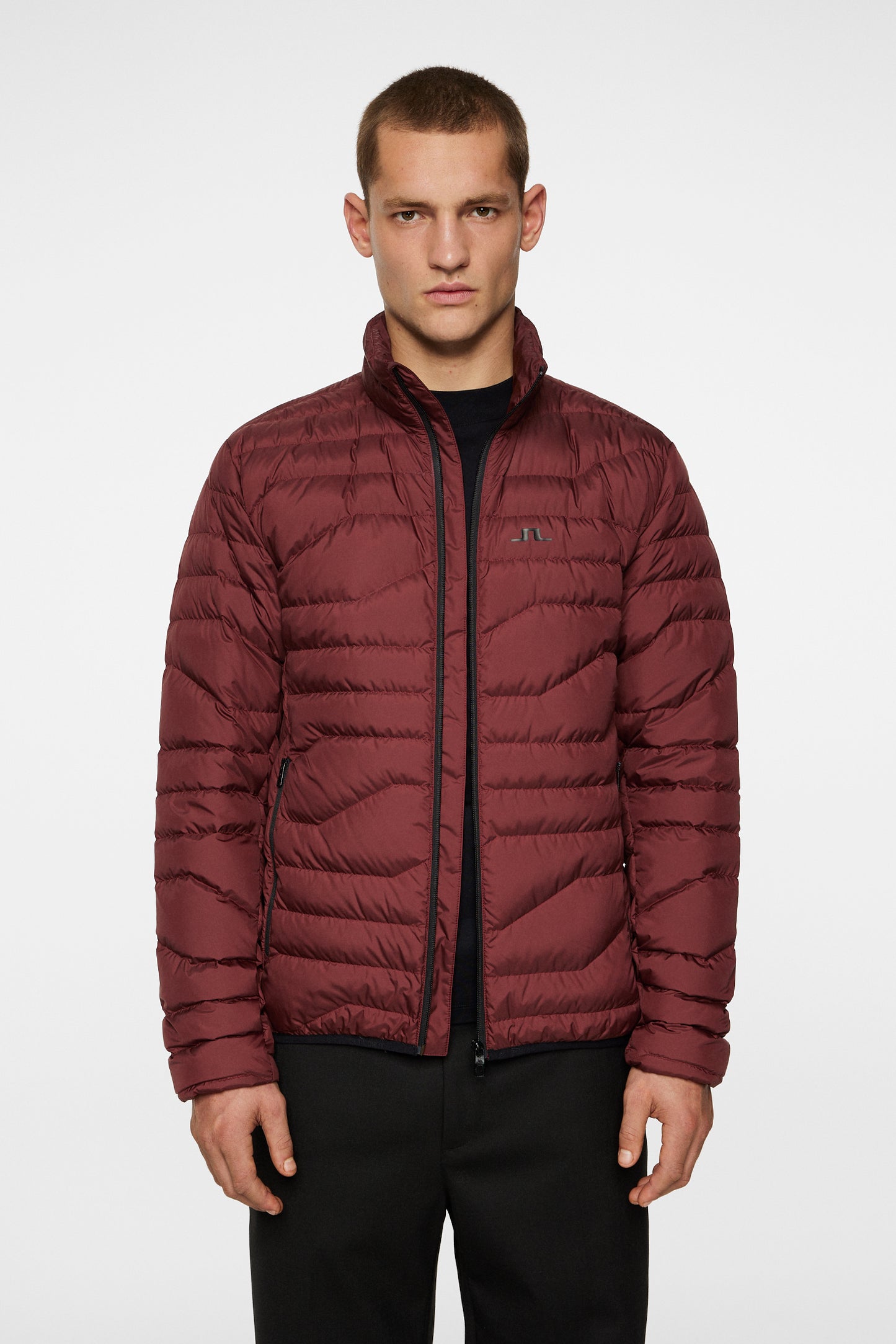 Cliff Light Down Jacket / Cabernet