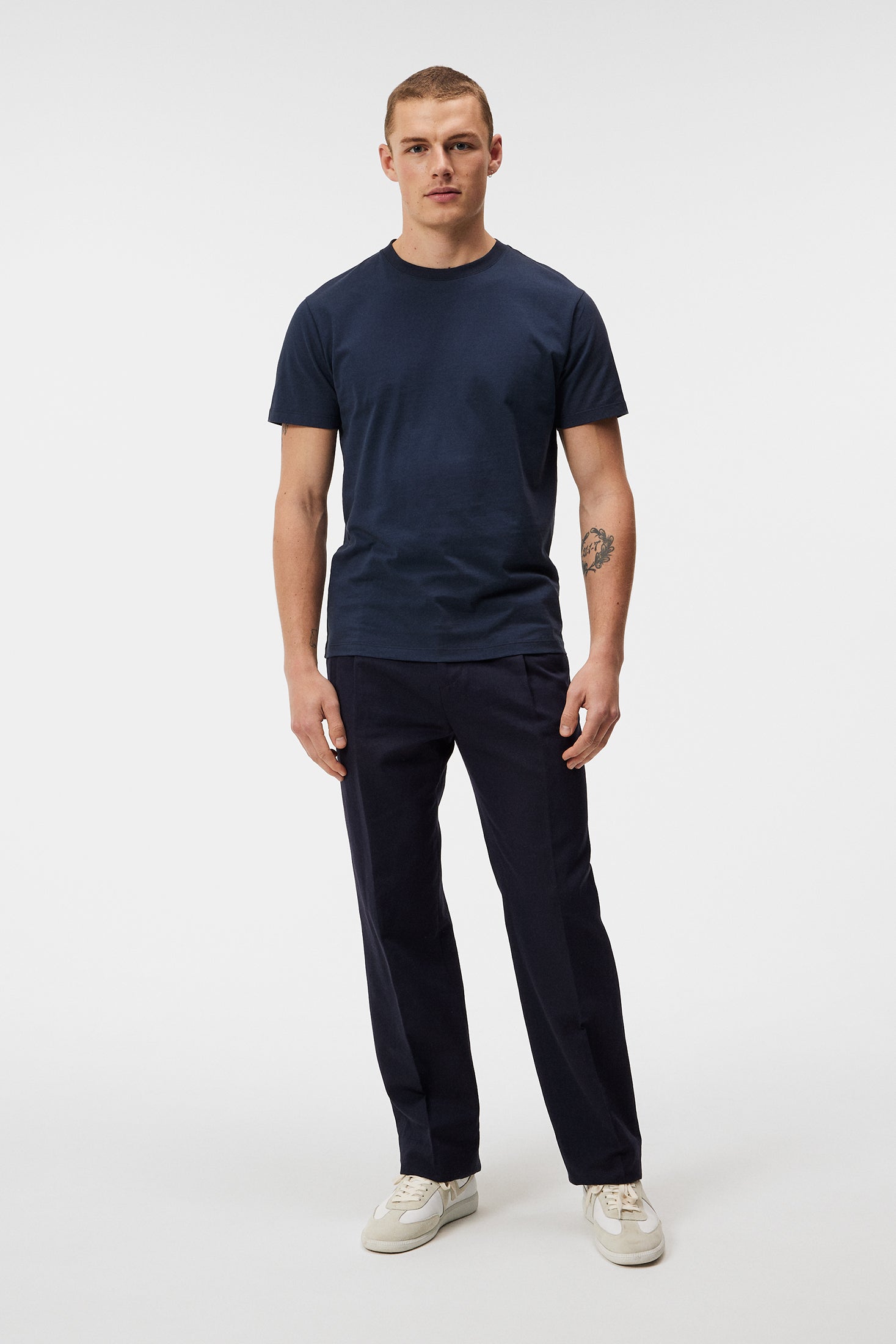 Navy blue t on sale shirt with black jeans