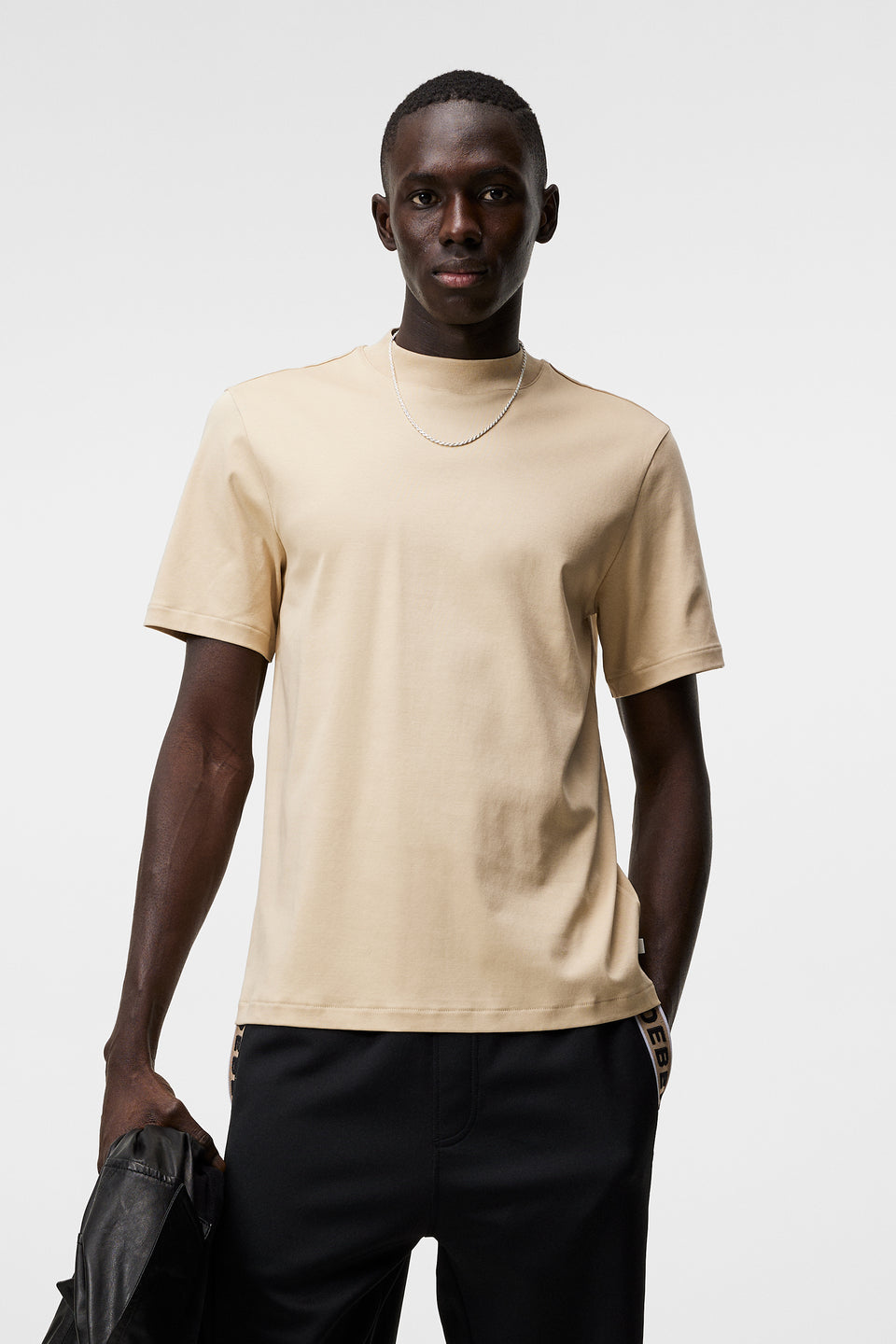 Ace Mock Neck T-shirt / Safari Beige